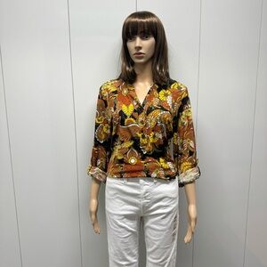 🌼NWOT RETRO FLORAL BLOUSE
